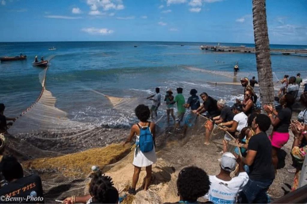 Au Coeur D'Un Village De Pecheurs Sur La Caraibe Fond Belle Fontaine Exterior foto